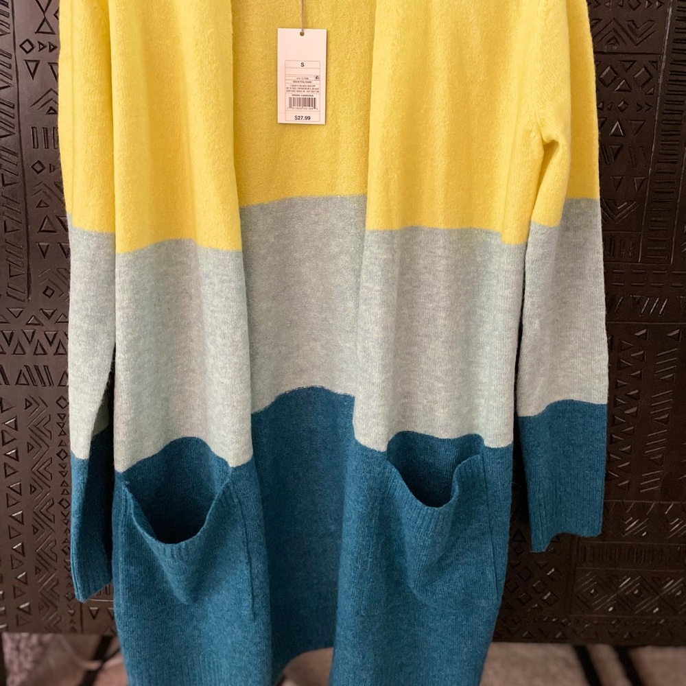 Beautiful Color Block Sweater! - Picture 3 of 4